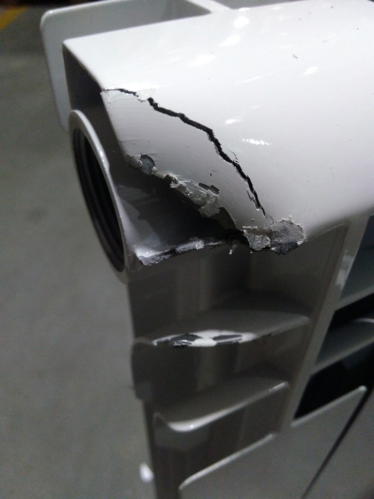 Уцененный товар (вмятина в верхней части крайней секции, сколы на ламелях, слом ламели на крайней секции): Радиатор биметаллический ROMMER Profi BM 500 6 секции боковое подключение (BI500-80-80-150) (RAL9016), RBM-1210-050006