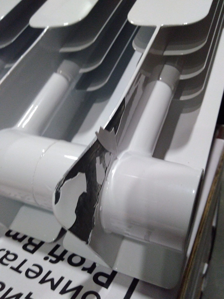 Уцененный товар (трещина на ламели, сколы краски, замятие на нижней части секции): Радиатор биметаллический ROMMER Profi BM 350 10 секций боковое подключение (BI350-80-80-130) (RAL9016), RBM-1210-035010