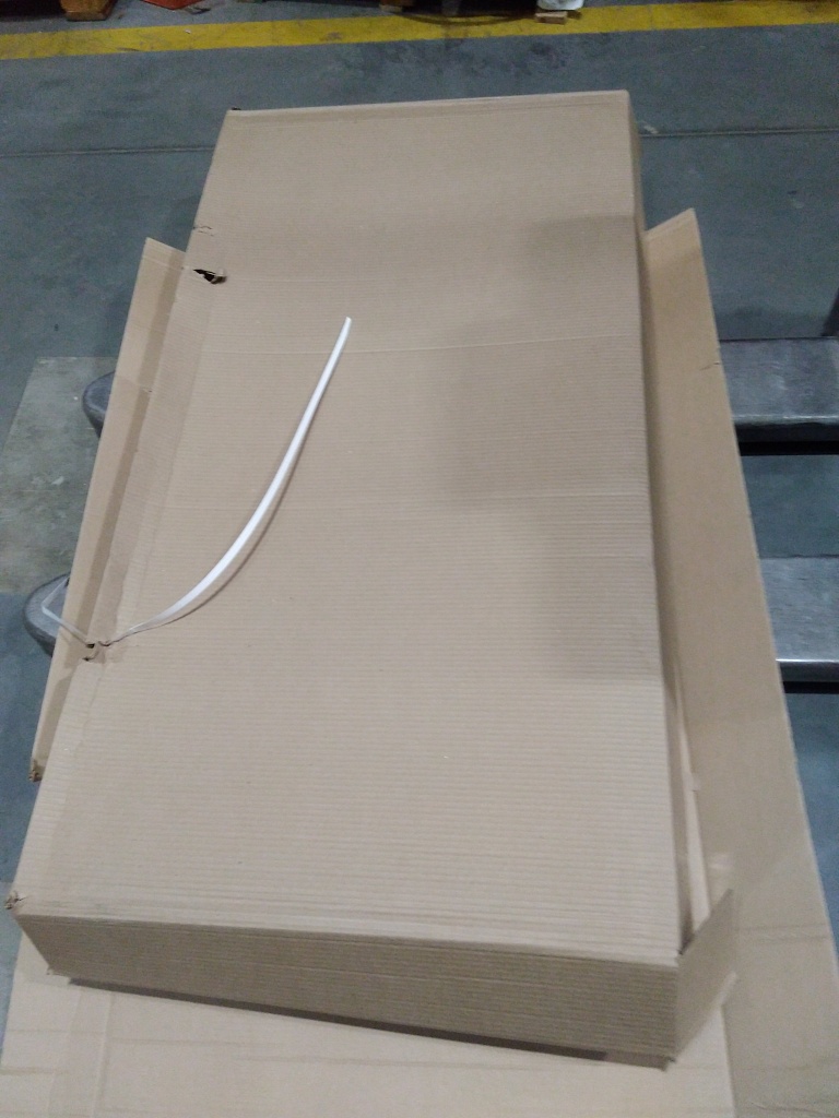 Уцененный товар (царапина на дверце): Шкаф распределительный встроенный STOUT 19-20 выходов (ШРВ-7) 670х125х1346