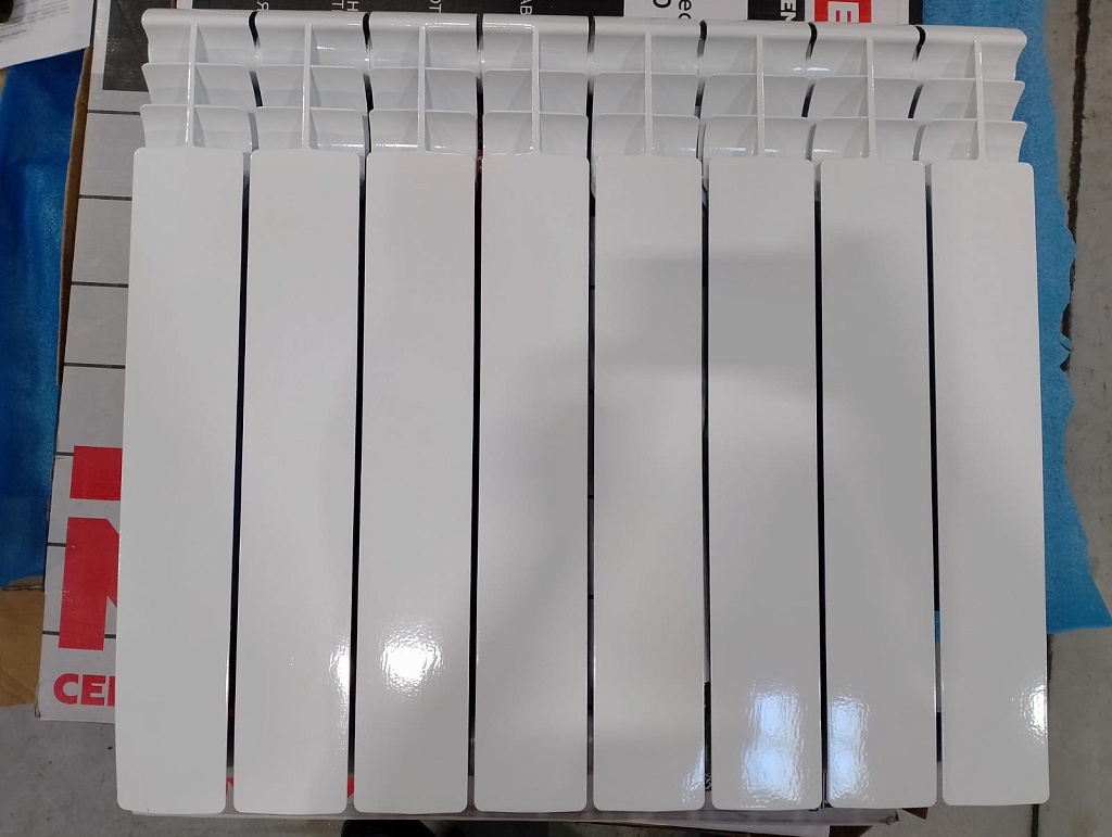 Уцененный товар (МЯТЫЕ ЭЛЕМЕНТЫ/ТРЕЩИНЫ): Радиатор биметаллический ROMMER Profi BM 500 8 секции боковое подключение (BI500-80-80-150) (RAL9016), RBM-1210-050008