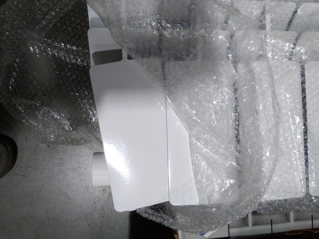 Уцененный товар (слом ламели крайней секции): Радиатор алюминиевый ROMMER Plus 200 12 секций боковое подключение (RAL9016), RAL-3210-020012