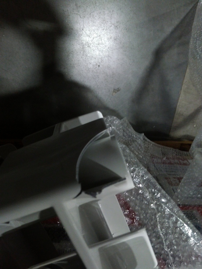 Уцененный товар (сколв верхней части крайней секции): Радиатор биметаллический ROMMER Plus BM 500 10 секций боковое подключение (RAL9016), RBM-3210-050010