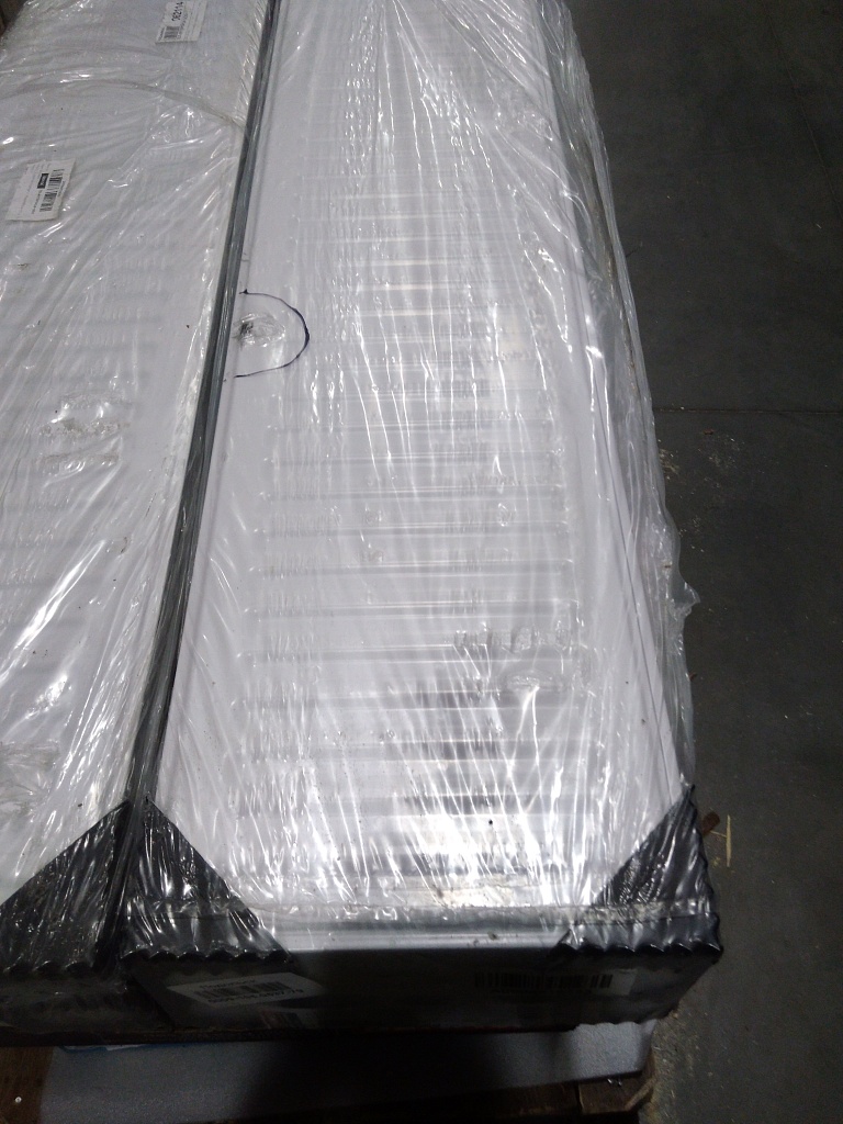 Уцененный товар (потертость на лицевой панели): Стальной панельный радиатор ROMMER Compact 33/300/1200 боковое подключение