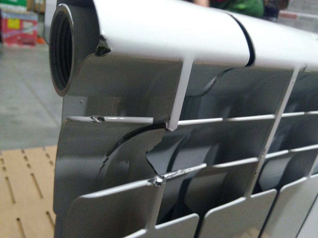 Уцененный товар (сколы, замятие (БОЙ СКЛАДА)): Радиатор алюминиевый ROMMER Profi 500 8 секции (AL500-80-80-100) (RAL9016), RAL-1210-050008