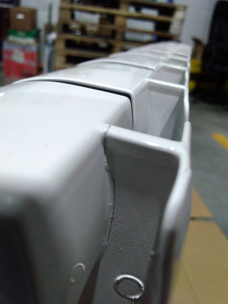 Уцененный товар (трещины на ламели крайней секции): Радиатор биметаллический ROMMER Optima BM 500 8 секций боковое подключение (RAL9016), RBM-0210-050008