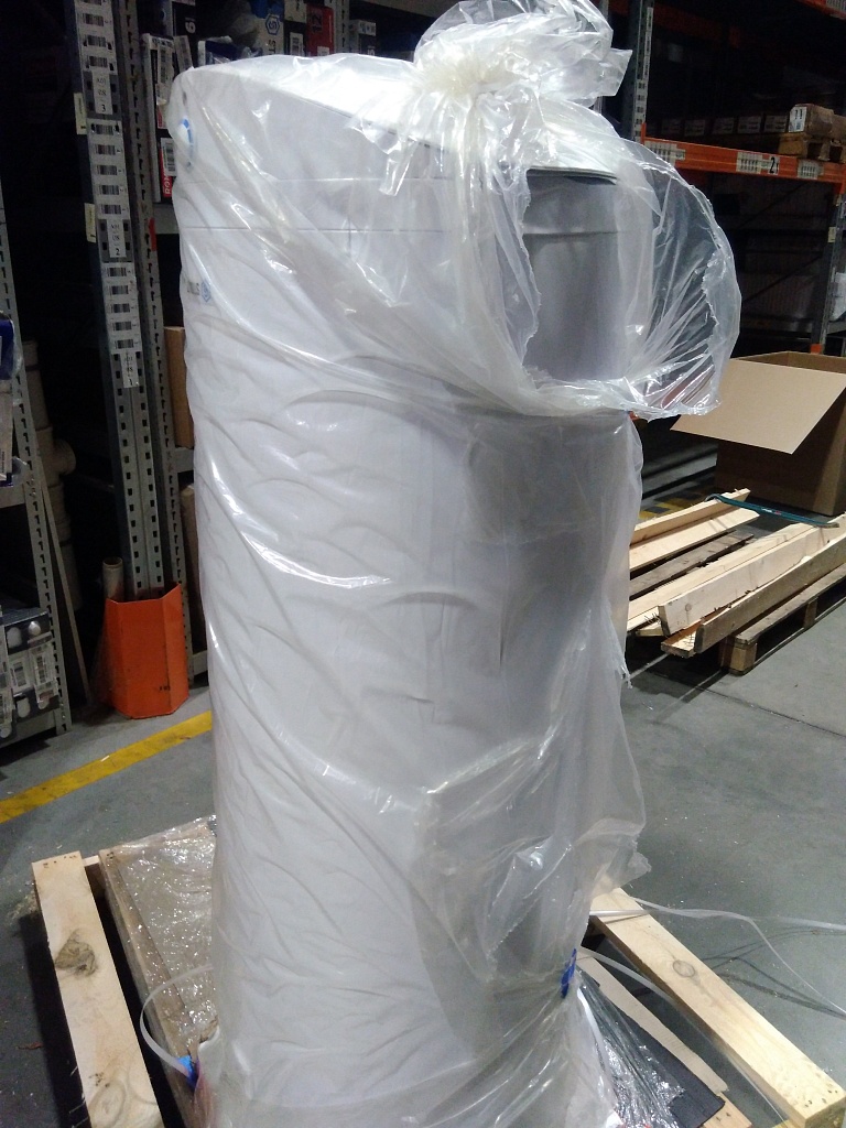 Уцененный товар (вмятина): Водонагреватель STOUT бойлер косвенного нагрева настенный 200 л.