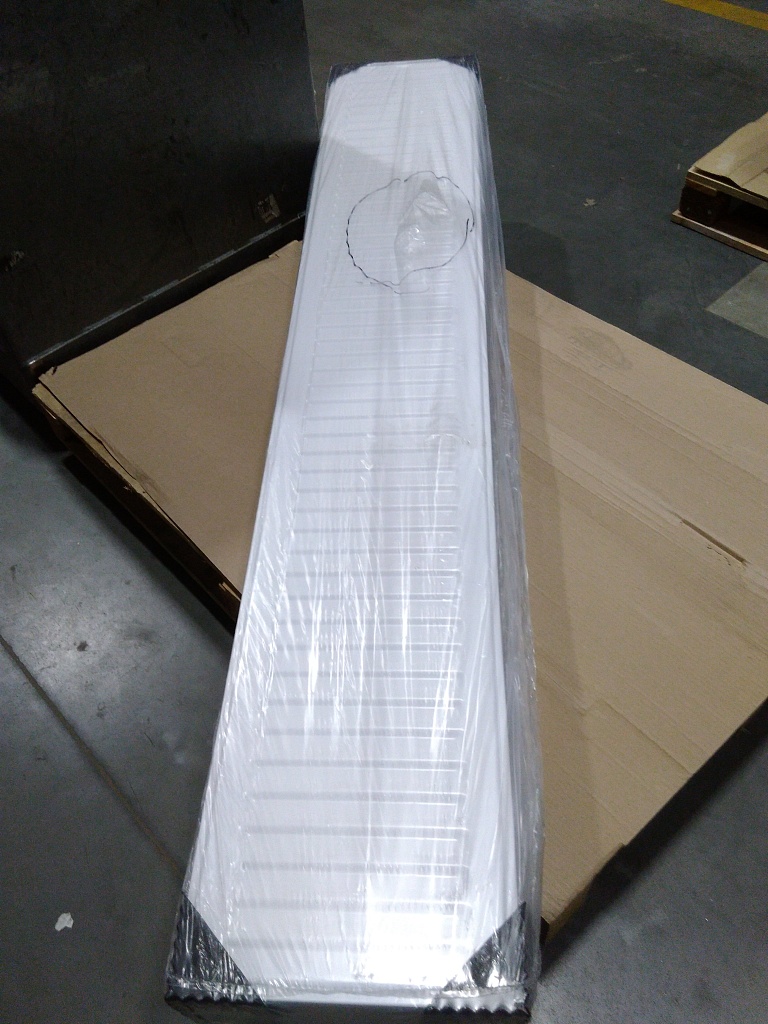 Уцененный товар (потертость на лицевой панели): Стальной панельный радиатор ROMMER Ventil 33/300/1800 нижнее правое подключение, RRS-2020-333180