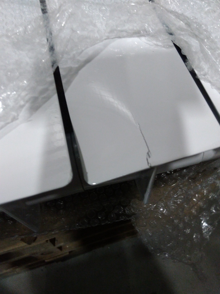 Уцененный товар (трещина на ламели): Радиатор биметаллический ROMMER Profi BM 350 12 секций боковое подключение (BI350-80-80-130) (RAL9016), RBM-1210-035012