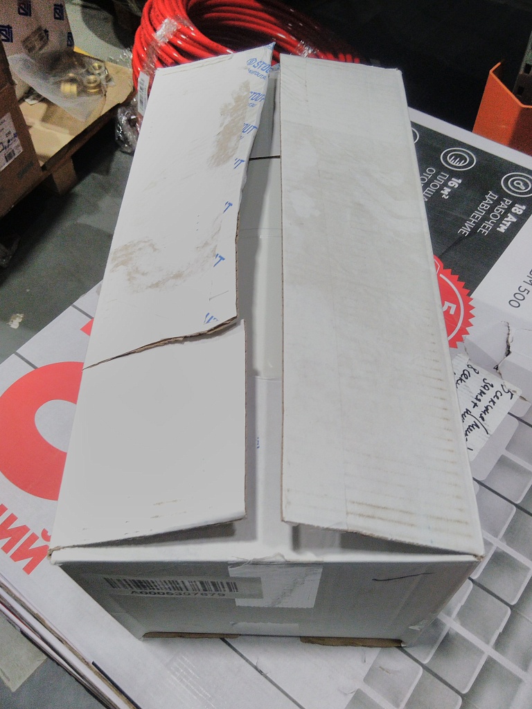 Уцененный товар (вмятина): Расширительный бак STOUT STW-0015 для ГВС 12 л. вертикальный (цвет белый), STW-0015-000012