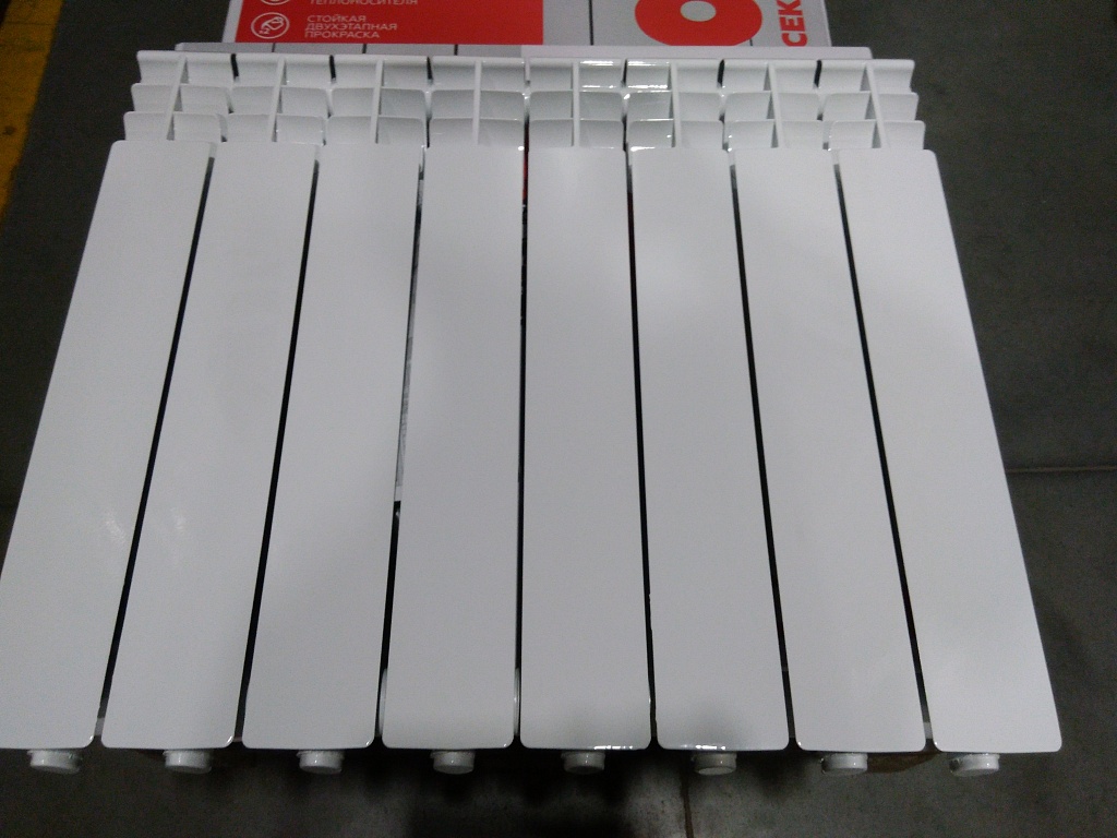 Уцененный товар (трещина, замятие на ламели  (БОЙ СКЛАДА)): Радиатор алюминиевый ROMMER Profi 500 8 секции (AL500-80-80-100) (RAL9016), RAL-1210-050008