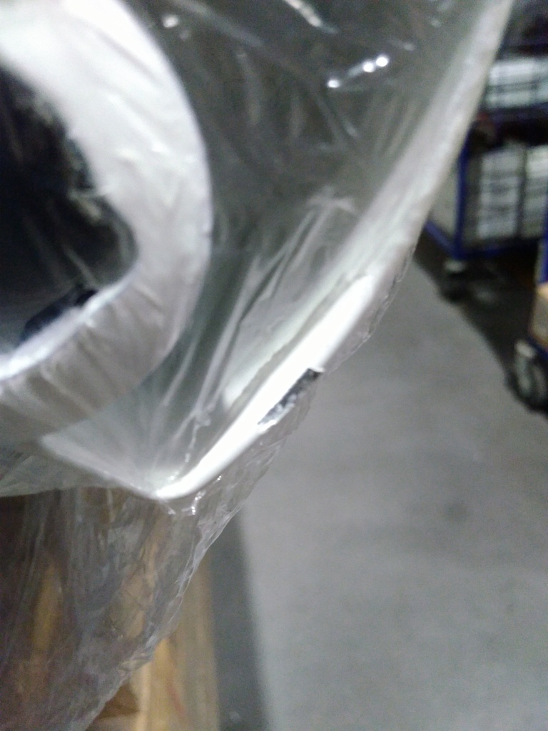 Уцененный товар (нетоварный вид упаковки, скол краски в верхнеих частях крайних секций): Радиатор биметаллический Global STYLE PLUS 350 10 секций боковое подключение (белый RAL 9010), STP03501010