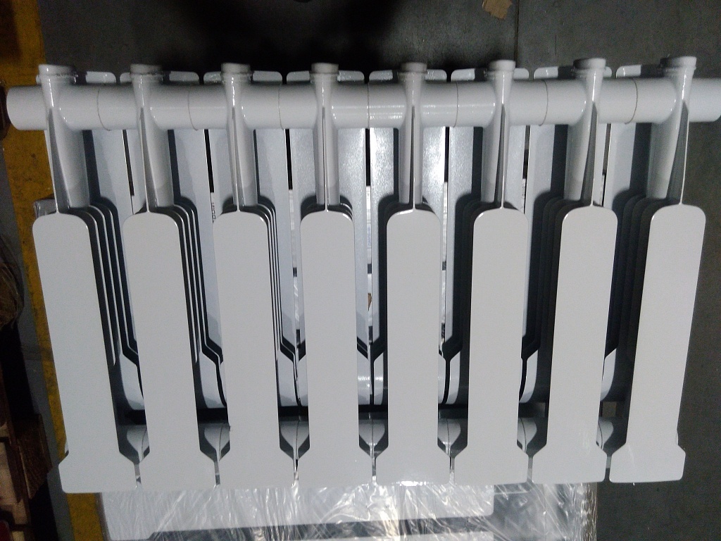 Уцененный товар (нарушена упаковка, потертость на ламели крайней секции): Радиатор алюминиевый ROMMER Profi 350 8 секций (AL350-80-80-080) боковое подключение (RAL9016), RAL-1210-035008