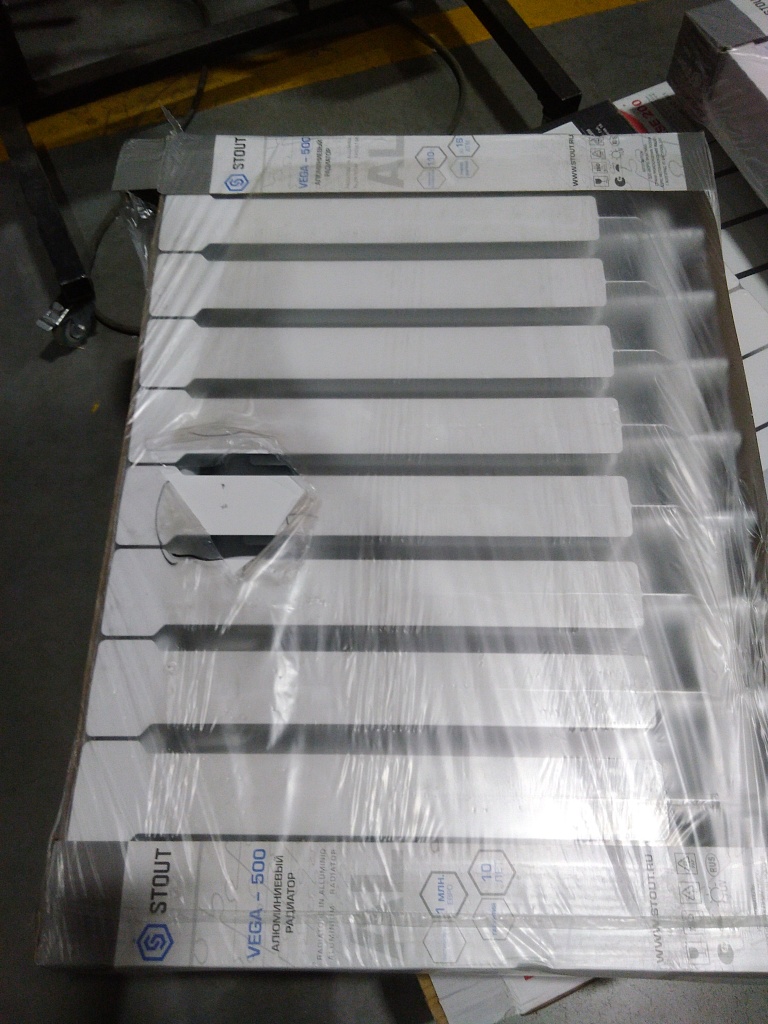 Уцененный товар (потертости, царапины): Радиатор алюминиевый STOUT VEGA 500 10 секций боковое подключение (белый RAL 9016), SRA-1310-050010