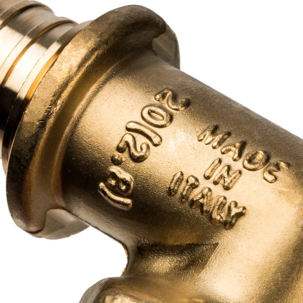 Угольник-переходник STOUT с наружной резьбой 20xR 3/4 для труб из сшитого полиэтилена аксиальный, SFA-0005-002034