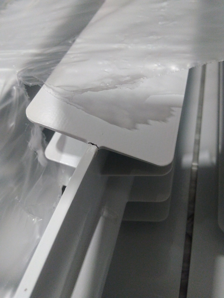 Уцененный товар (нарушена упаковка, сколы краски, замятия на ламелях): Радиатор биметаллический STOUT ALPHA 500 10 секций боковое подключение (белый RAL 9016), SRB-2310-050010