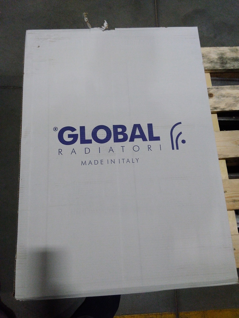 Уцененный товар (повреждена упаковка, на ламели крайней секции): Радиатор биметаллический Global STYLE PLUS 500 10 секций боковое подключение (цвет cod.08 grigio argento opaco metallizzato 2676 (серый)), 155271