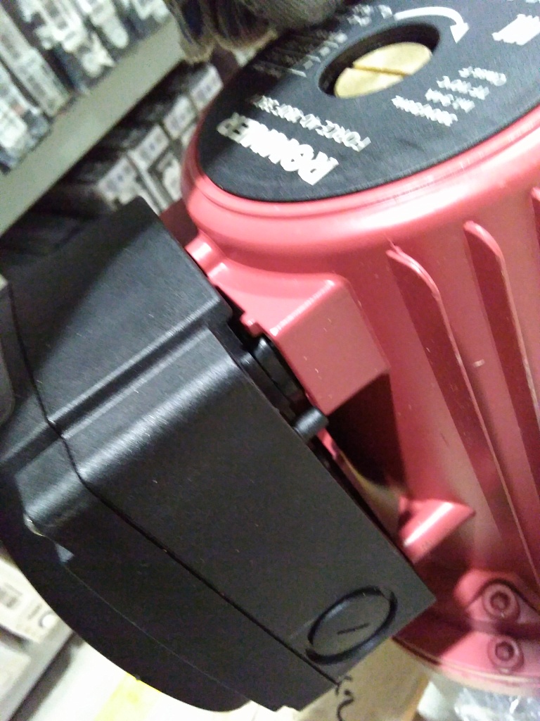 Уцененный товар (нарушена упаковка, потертости, сколы, трещины): Насос циркуляционный фланцевый трехскоростной ROMMER RPF 40-180F 380V, RPF-0003-40180380