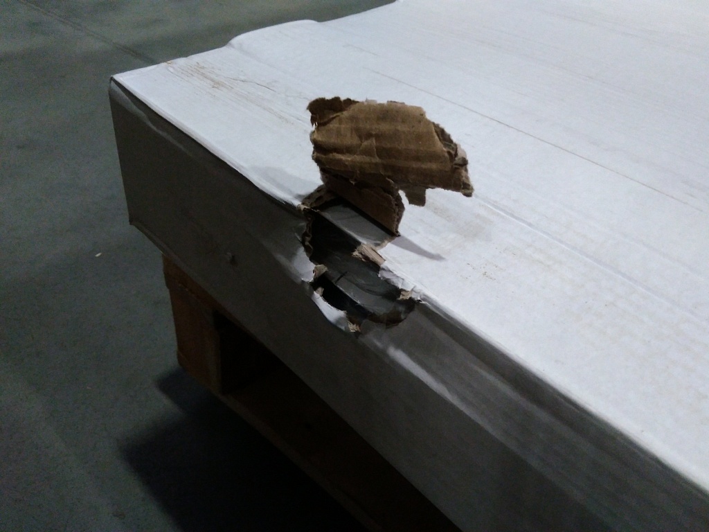 Уцененный товар (нарушена упаковка, замятие и потертость на ребре крайней секции): Радиатор алюминиевый Global VOX- R 500 12 секций боковое подключение (белый RAL 9010), VX05001012