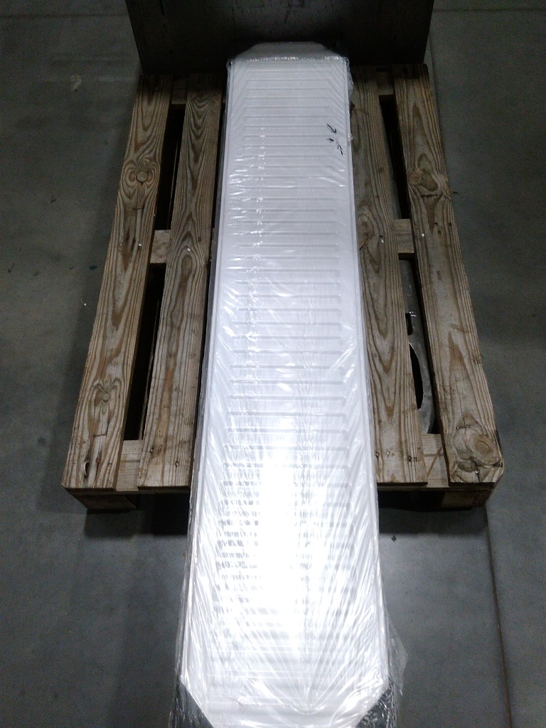 Уцененный товар (царапина): Стальной панельный радиатор ROMMER Compact 11/300/1600 боковое подключение, RRS-2010-113160