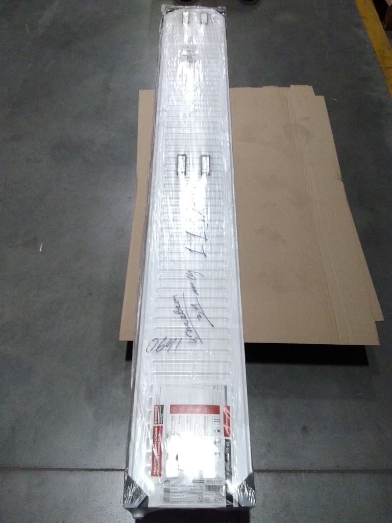 Уцененный товар (царапины на лицевой панели): Стальной панельный радиатор ROMMER Ventil 22/300/2200 нижнее правое подключение, RRS-2020-223220