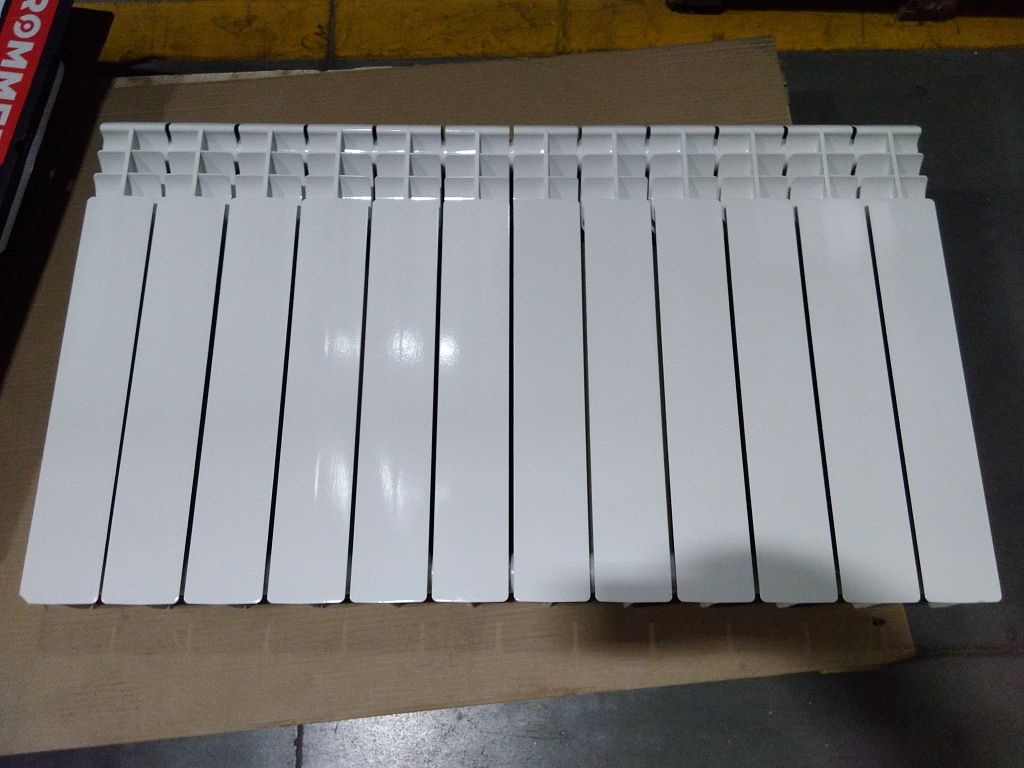 Уцененный товар (трещина, скол): Радиатор биметаллический ROMMER Profi BM 500 12 секции боковое подключение (BI500-80-80-150) (RAL9016), RBM-1210-050012