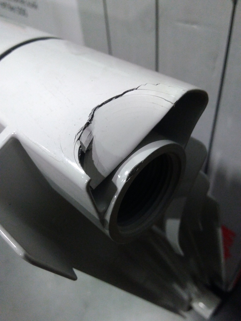 Уцененный товар (вмятина, скол в верхней части крайней секции): Радиатор биметаллический ROMMER Profi BM 500 8 секции боковое подключение (BI500-80-80-150) (RAL9016), RBM-1210-050008