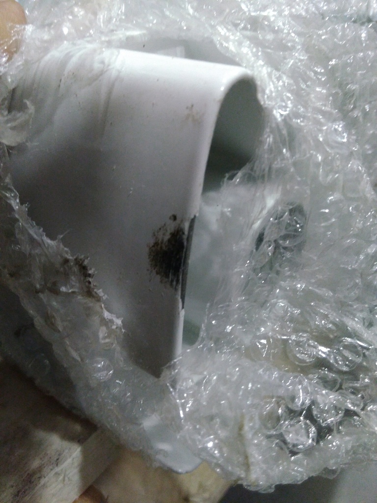 Уцененный товар (потертость в верхней части крайней секции): Радиатор алюминиевый ROMMER Plus 200 10 секций боковое подключение (RAL9016), RAL-3210-020010