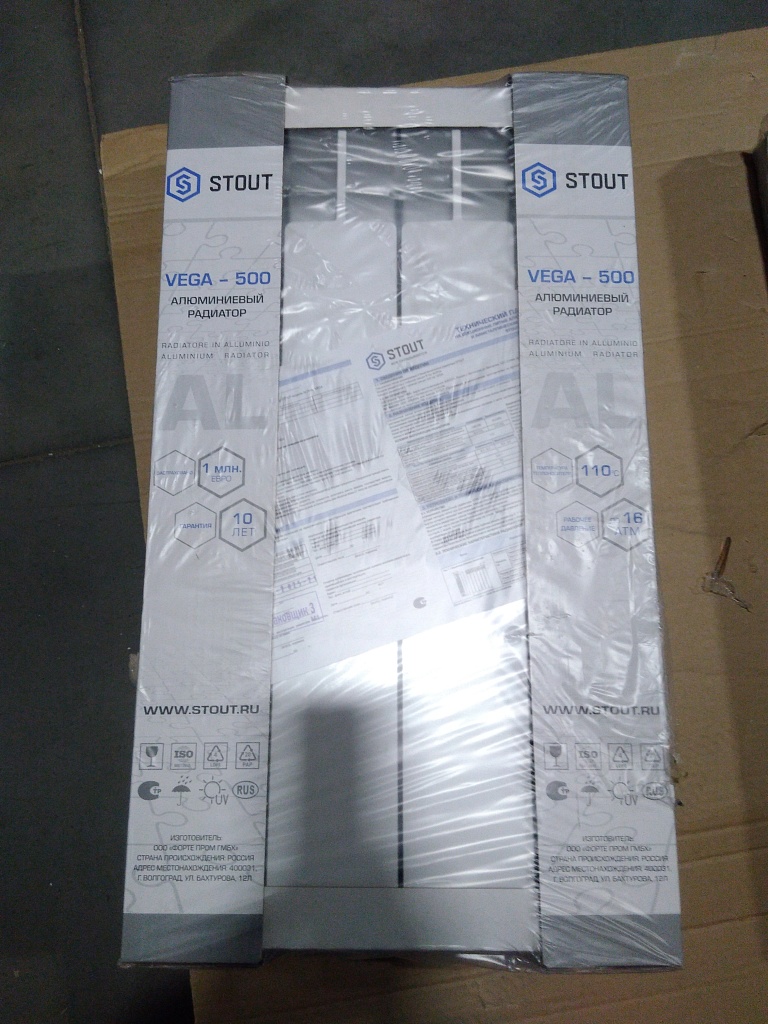 Уцененный товар (нарушена упаковка, потертость на ламели крайней секции): Радиатор алюминиевый STOUT VEGA 500 4 секций боковое подключение (белый RAL 9016), SRA-1310-050004