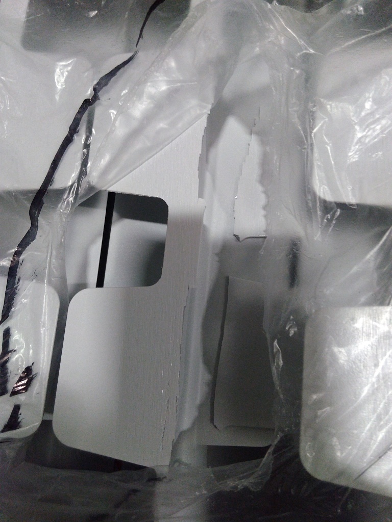 Уцененный товар (слом ламели): Радиатор алюминиевый STOUT GAMMA 500 12 секций боковое подключение (белый RAL 9010), SRA-3310-050012