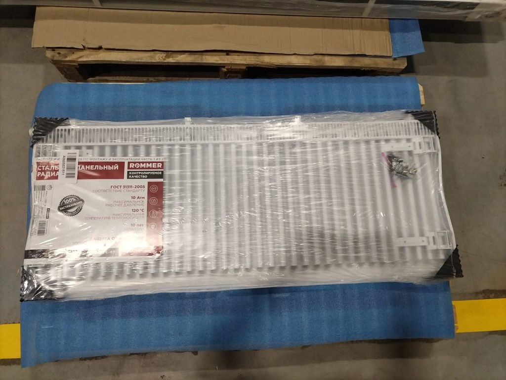 Уцененный товар (ЗАМЯТЫЙ КОРПУС): Стальной панельный радиатор ROMMER Ventil 11/500/1200 нижнее правое подключение, RRS-2020-115120