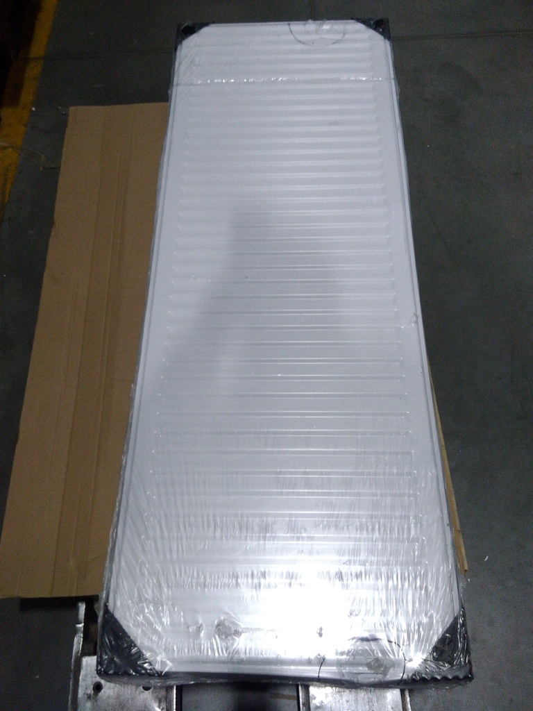 Уцененный товар (замятие боковой панели, потертости): Стальной панельный радиатор ROMMER Compact 33/500/1400 боковое подключение, RRS-2010-335140