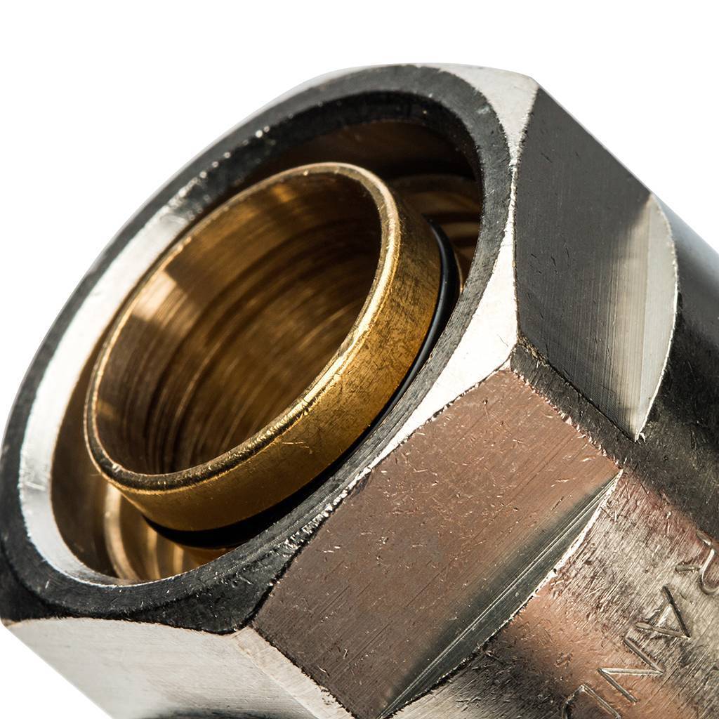 Угольник 90 Prandelli Multyrama (26х3,0) для металлопластиковых труб винтовой, 103.06.02.6