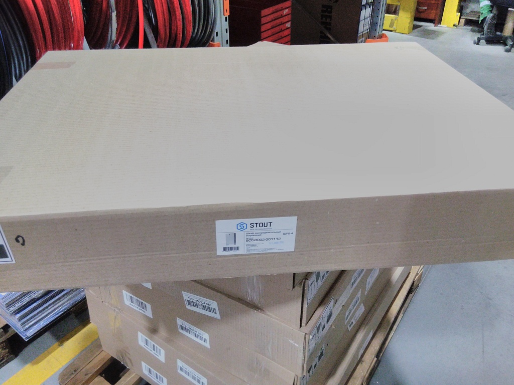 Уцененный товар (замят угол): Шкаф распределительный встроенный STOUT 11-12 выходов (ШРВ-4) 670х125х896