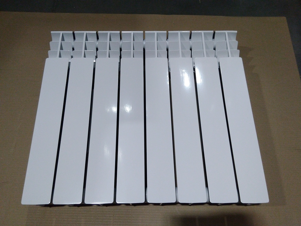 Уцененный товар (нарушена упаковка, повреждения крайних секций): Радиатор биметаллический ROMMER Plus BM 500 8 секций боковое подключение (RAL9016), RBM-3210-050008