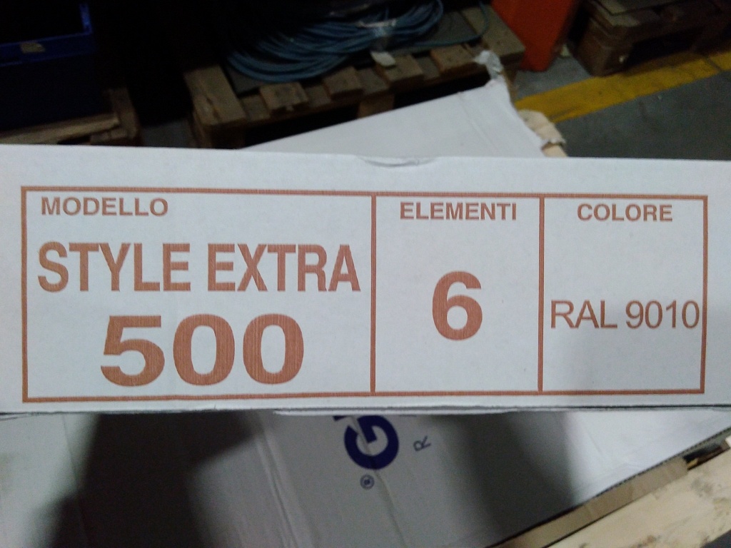 Уцененный товар (нарушена упаковка, слом ламели крайней секции): Радиатор биметаллический Global STYLE EXTRA 500 6 секций боковое подключение (белый RAL 9010), STE05001006