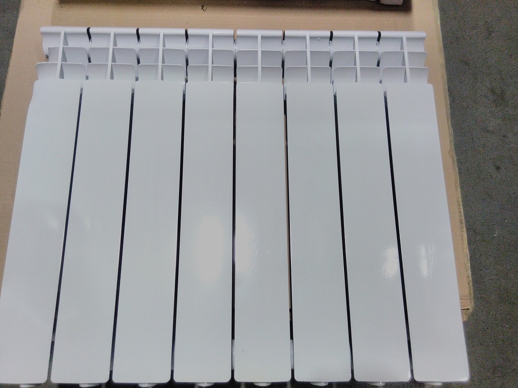 Уцененный товар (замятия, сколы на ламелях крайних секций нарушена упаковка  (БОЙ СКЛАДА) ): Радиатор алюминиевый ROMMER Profi 500 8 секции (AL500-80-80-100) (RAL9016), RAL-1210-050008