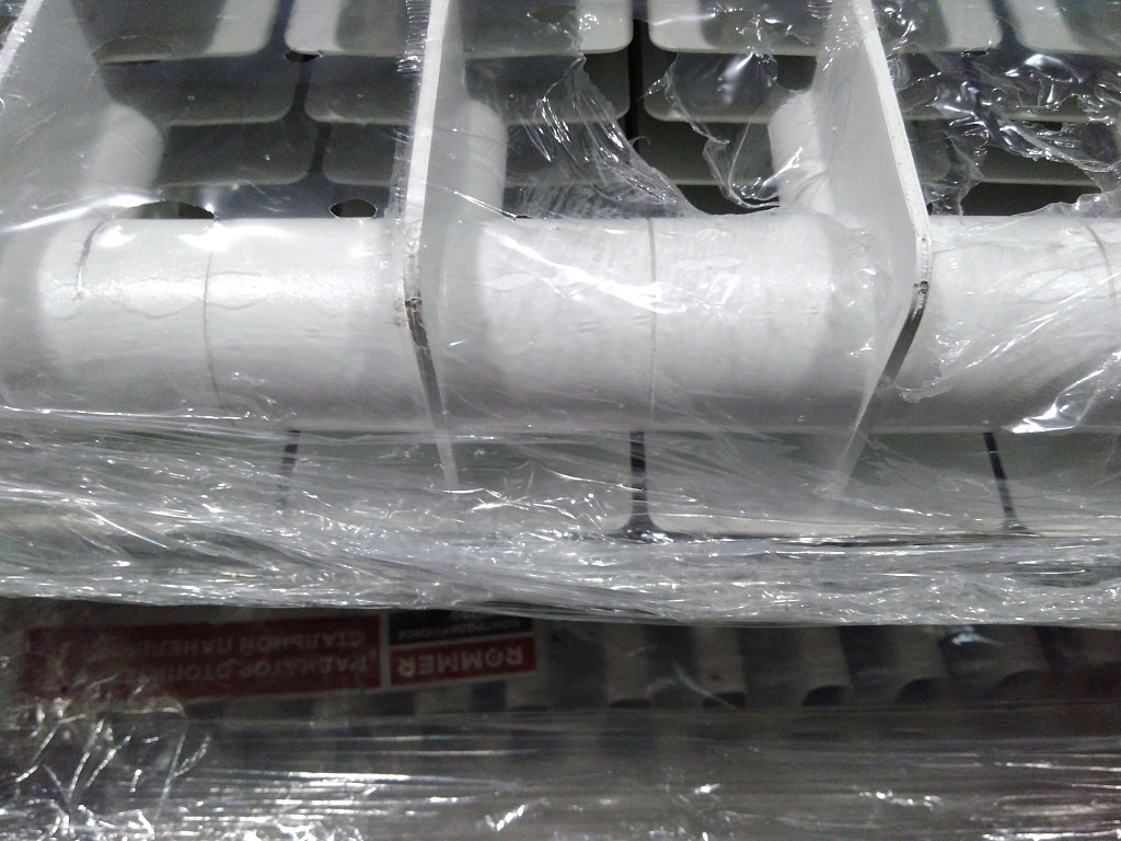 Уцененный товар (нетоварный вид упаковка, сколы на ламелях и нижних частях секций): Радиатор биметаллический STOUT STYLE 500 10 секций боковое подключение (белый RAL 9010)