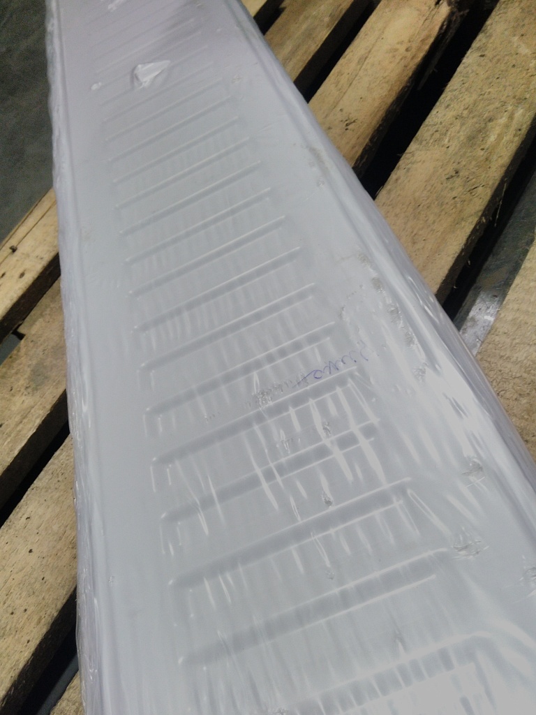 Уцененный товар (потертости): Стальной панельный радиатор ROMMER Ventil 22/200/2200 нижнее правое подключение, RRS-2020-222220