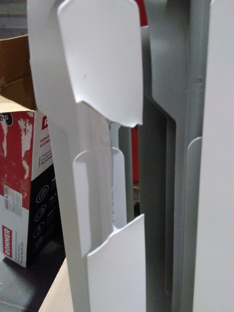 Уцененный товар (нарушена упаковка, повреждения крайних секций): Радиатор биметаллический ROMMER Plus BM 500 8 секций боковое подключение (RAL9016), RBM-3210-050008