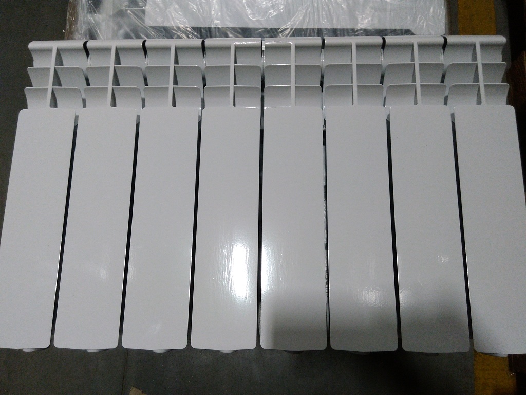 Уцененный товар (нарушена упаковка, потертость на ламели крайней секции): Радиатор алюминиевый ROMMER Profi 350 8 секций (AL350-80-80-080) боковое подключение (RAL9016), RAL-1210-035008