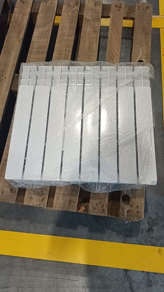 Уцененный товар (ВМЯТИНА НА КОРПУСЕ): Радиатор биметаллический ROMMER Optima BM 500 4 секций боковое подключение (RAL9016), RBM-0210-050004