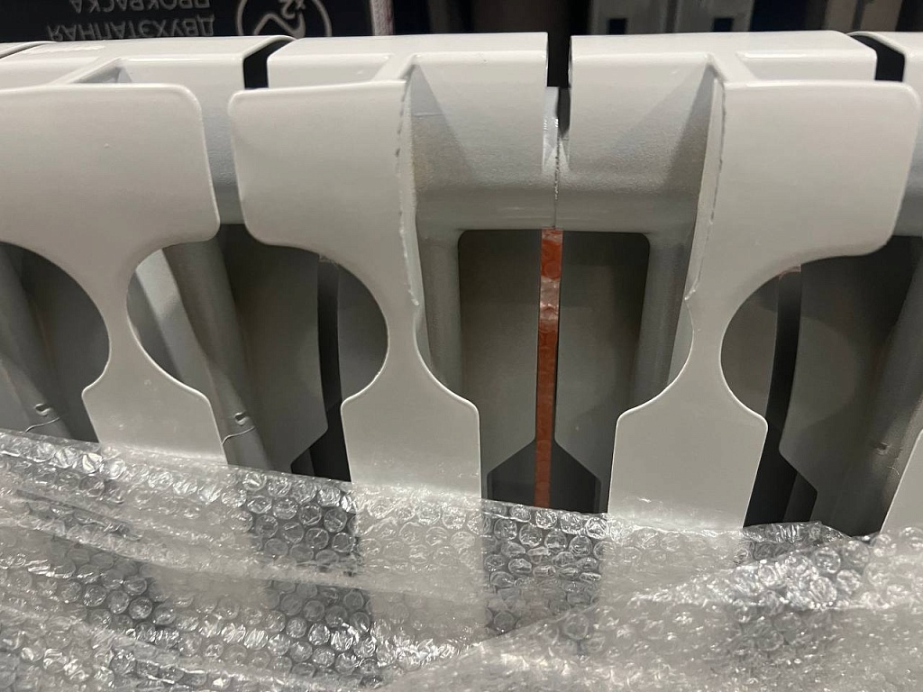 Уцененный товар (сколы на ламелях): Радиатор биметаллический ROMMER Plus BM 500 10 секций боковое подключение (RAL9016), RBM-3210-050010