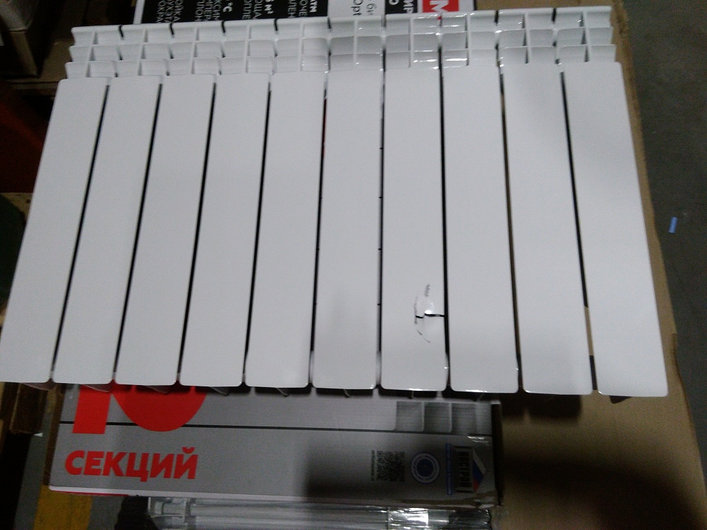 Уцененный товар (Вмятина на лицевой стороне секции): Радиатор биметаллический ROMMER Profi BM 500 10 секции боковое подключение (BI500-80-80-150) (RAL9016), RBM-1210-050010