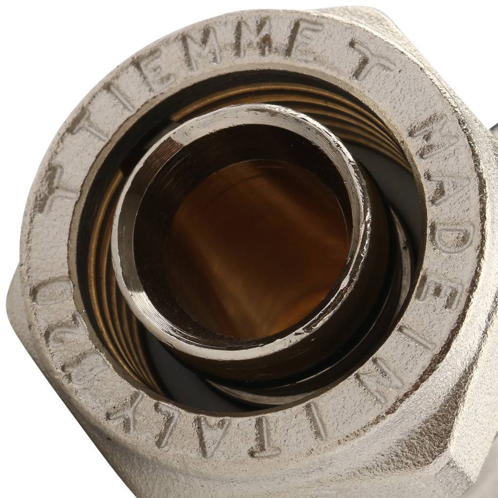 Угольник TIEMME с внутренней резьбой с креплением (20х2.0х1/2) для металлопластиковых труб винтовой, 1600027