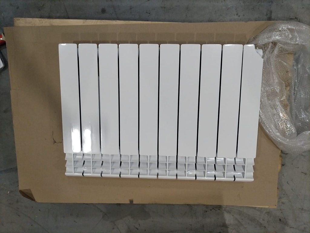 Уцененный товар (ОТКОЛОТЫЙ КОРПУС / СКОЛЫ ЛКП): Радиатор биметаллический ROMMER Profi BM 500 10 секции боковое подключение (BI500-80-80-150) (RAL9016), RBM-1210-050010