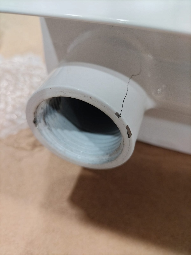 Уцененный товар (СКОЛ ЛКП / ПОВРЕЖДЕННЫЙ КОРПУС): Радиатор биметаллический ROMMER Profi BM 500 8 секции боковое подключение (BI500-80-80-150) (RAL9016), RBM-1210-050008