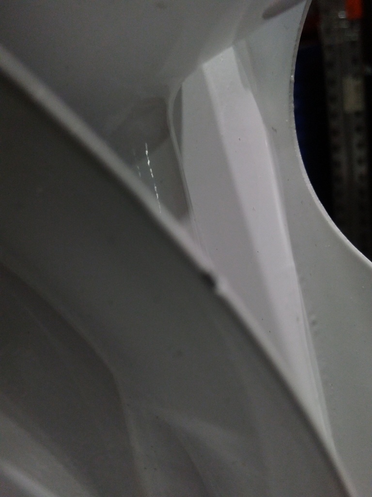 Уцененный товар (скол краски на ребре крайней секции): Радиатор биметаллический ROMMER Optima BM 500 6 секций боковое подключение (RAL9016), RBM-0210-050006