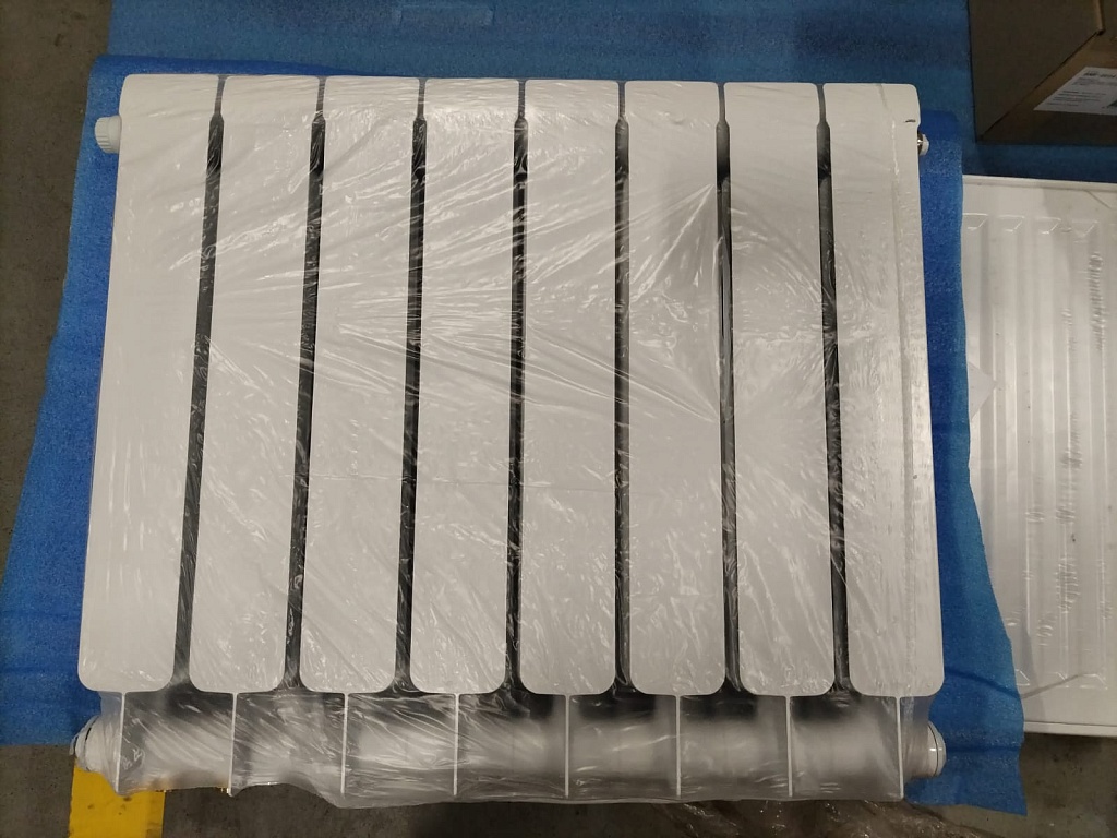 Уцененный товар (СКОЛ ЛКП): Радиатор биметаллический STOUT TITAN VENTIL 500 8 секций нижнее правое подключение, SRB-3320-050008