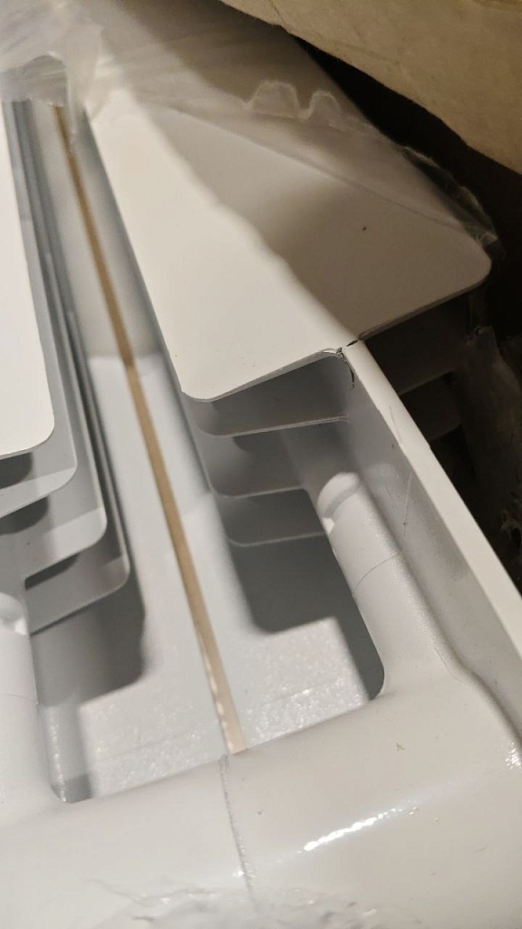 Уцененный товар (нарушена упаковка, трещина на ламели крайней секции): Радиатор биметаллический STOUT ALPHA 500 12 секций боковое подключение (белый RAL 9016), SRB-2310-050012