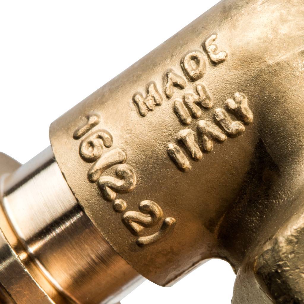 Угольник-переходник STOUT с внутренней резьбой 16xG 3/4 для труб из сшитого полиэтилена аксиальный